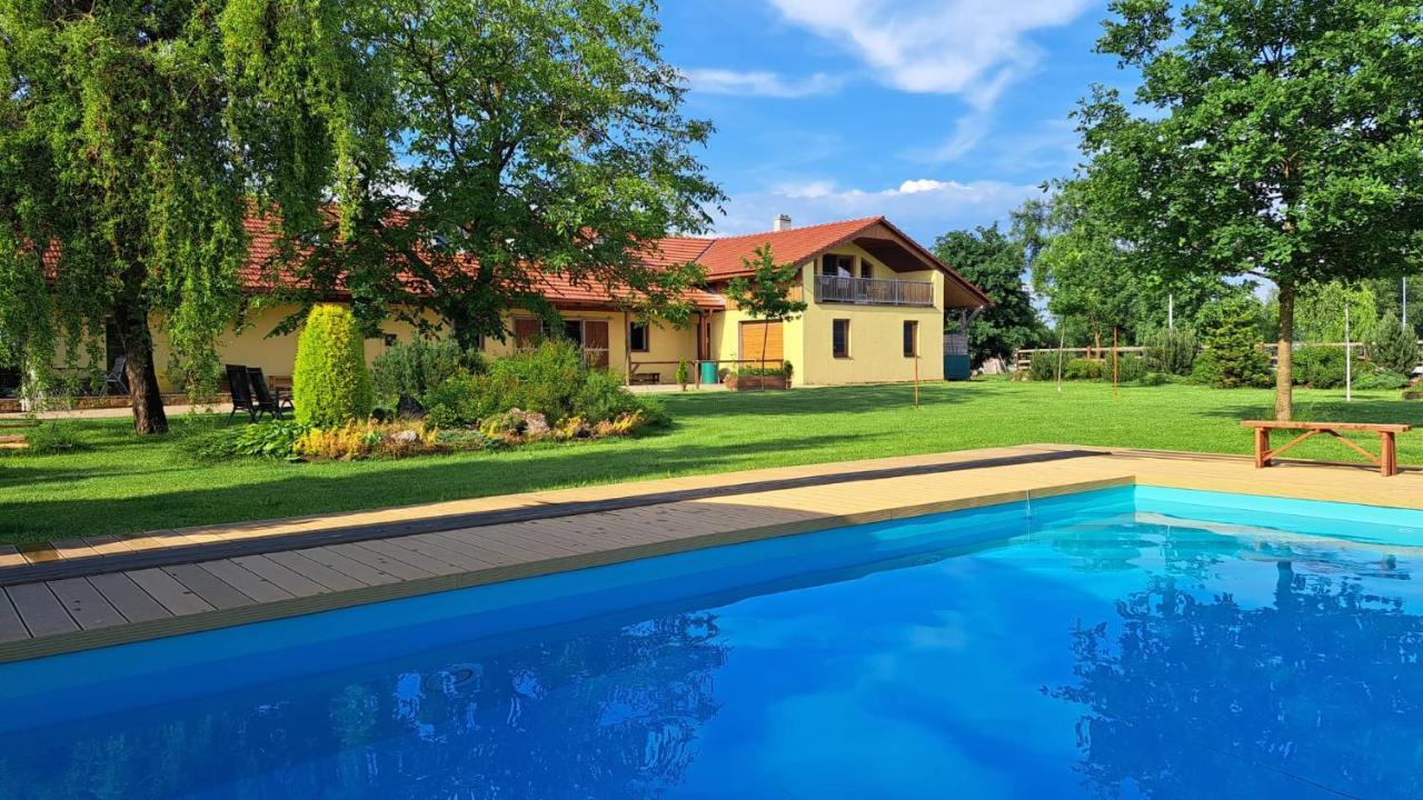 Farma Hradec דירה