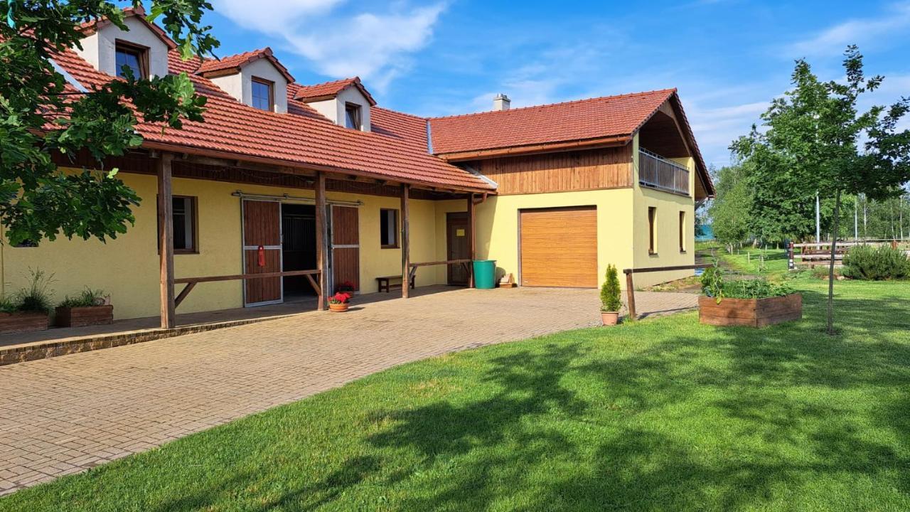 Farma Hradec